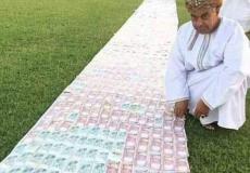 صور أطول ممر أوراق نقدية يزعم بأنها مهر عروسة