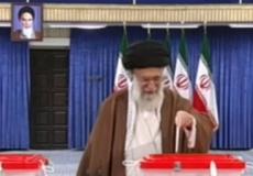 مرشد الثورة الايرانية يدلي بصوته