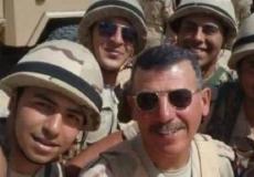 العميد عادل رجائي وسط جنوده