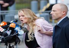 أفيناتي يمثل ثلاث نساء أخريات غير دانييلز