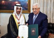 الرئيس يمنح راشد الهاجري نجمة القدس