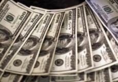 سجلت العملة الأميركية انخفاضا طفيفا أمام اليورو