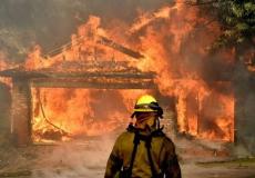 مقتل 6 أشخاص إثر حرائق متواصلة في كاليفورنيا