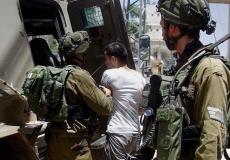 جنود الاحتلال الاسرائيلي يعتقلون فلسطيني من الضفة الغربية