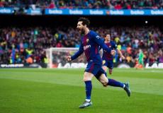 ليونيل ميسي نجم برشلونة يحتفل بالهدف