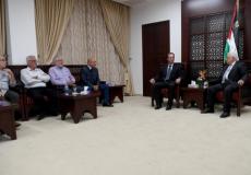 الرئيس عباس خلال استقبال الوزراء الاسرائيليين السابقين
