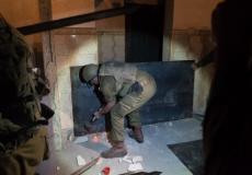 الاحتلال يغلق منزل الأسير خالد مخامرة