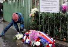 تحولت عدة أماكن في فرنسا إلى نصب تذكارية توضع فيها أكاليل الزهور