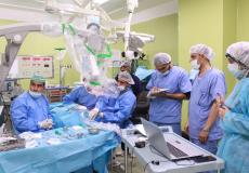 وفد طبي قطري يصل غزة لإجراء عمليات زراعة القوقعة