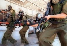 الاحتلال يقتحم السجون / ارشيفية