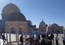 مستوطنون يعتلون قبة الصخرة بعد اقتحام الأقصى