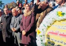 الأغا يضع إكليل زهور على نصب الجندي المجهول بغزة