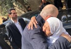 حاجة فلسطينية تستقبل الحمد الله