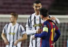 رونالدو وميسي خلال مواجهتهما أمس بدوري الأبطال