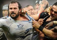 مشجعون يتعاركون بالسيوف