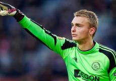 حارس المرمى برشلونة ياسبر سيليسين