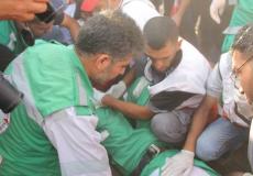  الخدمات تسعف العشرات وتستنكر استهداف اطقمها الطبية