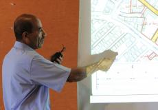 بلدية غزة تناقش مشروع تطوير الشوارع المؤدية لمدارس تل الهوى