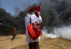 تعرض أحد عناصر الطواقم الطبية إلى إطلاق قنابل الغاز المُسيل للدموع شرق غزة