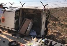 سلطة الإطفاء والإنقاذ تنجح بتخليص عالق بسيارة إثر حادث طرق في الضفة