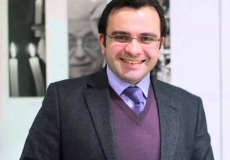 وزير الثقافة الفلسطيني إيهاب بسيسو