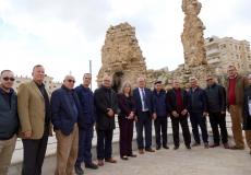 وزيرة السياحة والآثار خلال زيارة العيزرية