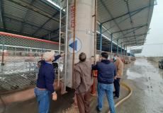 اقتصاد غزة تفحص خزانات الوقود في معبر رفح التجاري