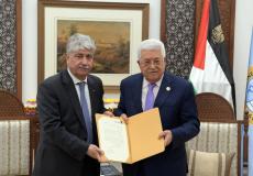 الرئيس عباس يتسلّم التقرير السنوي لهيئة التقاعد الفلسطينية