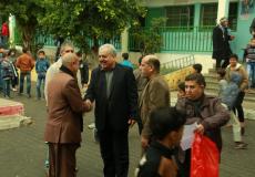 كتلة فتح برئاسة دحلان تقدم مساعدة الشتاء في مدارس بخانيونس