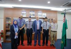 جمعية الكشافة الماليزية تقلد الرجوب وسام الصداقة الكشفي