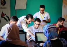 نشطاء من غزة يطلقون حملة #ضريبتنا_وين_بتروح