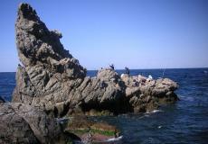 انقاذ رجل علق بين الصخور على شواطئ حيفا - توضيحية