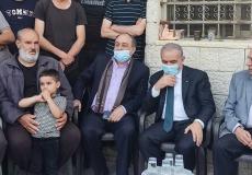 محمد اشتية يشارك في عزاء ضحايا حوارة