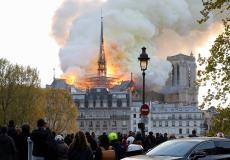 اخبار باريس اليوم: حريق في كاتدرائية نوتردام (فيديو)
