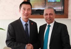 المركز الفلسطيني للبحوث يلتقي السفير الصيني جو وي