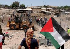 الخان الاحمر