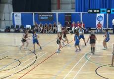 مباراة في بطولة لكرة الشبكة بين المنتخب الإسرائيلي مع نظيره الإماراتي 