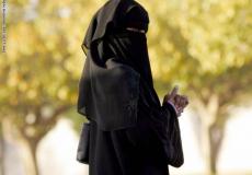 سيدة منقبة في السعودية