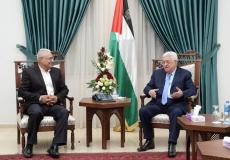 الرئيس الفلسطيني محمود عباس مع مازن غنيم 
