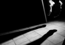 سوري يقتل والدته خنقا