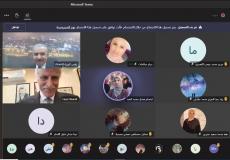 رئيس الوزراء يشارك طالبات مدرسة ثانوية حصة رياضيات