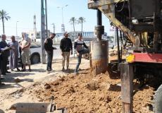 حفر بئر مياه جديد بالنصيرات وسط قطاع غزة