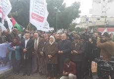 رئيسة الاتحاد العام للمرأة الفلسطينية أمال حمد خلال مشاركتها في مسيرة القوى