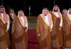 الملك سلمان مع ولي العهد محمد بن سلمان