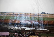 الاحتلال يلقي قنابل الغاز على متظاهري مسيرات العودة في غزة