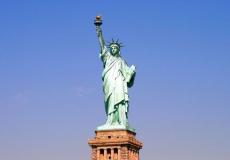 شاهد: قصة تمثال الحرية في جدة تثير جدلًا واسعًا