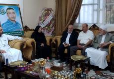 بحر ونواب خانيونس يزورون ذوي عميد أسرى قطاع غزة