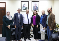 أبو مويس يبحث أوضاع كلية الأمة الجامعية في القدس