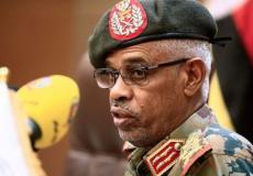 عوض بن عوف وزير الدفاع 