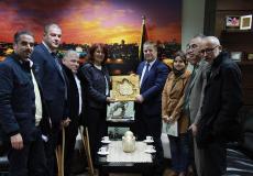 وزير الصحة يحصل على جائزة عربية